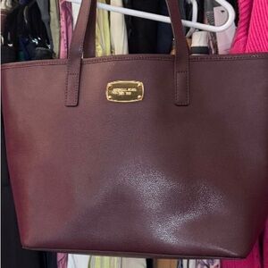 Michael Kors Jet Set Tote